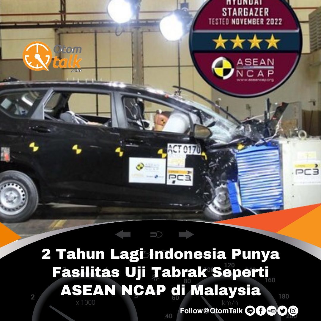 2 Tahun Lagi Indonesia Punya Fasilitas Uji Tabrak Seperti ASEAN NCAP di Malaysia

Indonesia bakal memiliki fasilitas uji tabrak mobil seperti ASEAN NCAP di Malaysia. Fasilitas ini dinamakan Balai Pengujian Laik Jalan dan Sertifikasi Kendaraan Bermotor atau disingkat BPLJSKB. Fasilitas proving ground ini direncanakan beroperasi pada tahun 2025 mendatang atau dua tahun lagi.
"Proving ground yang baru target (beroperasi) awal 2025," ungkap Kasubdit Uji Tipe Kendaraan Bermotor Direktorat Jenderal Perhubungan Darat Kementerian Perhubungan, Dewanto Purnacandra, di Jakarta, Kamis, 6 April 2023.

Dijelaskan Dewanto, fasilitas proving ground ini bakal sangat lengkap dan memiliki 19 poin uji kendaraan sesuai kesepakatan bersama, Association of Southeast Asian Nation Mutual Recognition Arrangement (ASEAN MRA).

"Lengkap, kita kan sudah ada penandatanganan dengan ASEAN MRA, saling pengakuan hasil uji dan fase pertama ASEAN MRA itu 19 item uji, itu sudah kita lengkapi," tambah Dewanto. Dalam 19 poin itu, Dewanto juga mengatakan bakal ada tambahan poin pengujian lain, termasuk uji kendaraan listrik dan fasilitas uji tabrak.

"Akan ada tambahan untuk kendaraan listrik sama untuk crash test (uji tabrak). Untuk uji tabrak, kalau mau dibuat seperti ASEAN NCAP atau tidak, itu nanti akan ada regulasi lagi. Tapi kita sudah siapkan alat dulu untuk uji crash test. Uji crash test ini nanti juga akan diregulasikan dulu. Kalau sekarang regulasinya belum ada, apakah crash test itu sifatnya wajib atau hanya menerima pelayanan dari beberapa pabrikan untuk uji tabrak," terang Dewanto.

Lanjut dikomentar….